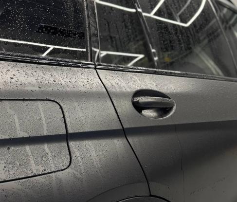 Оклейка цветной полиуретановой и виниловой пленкой